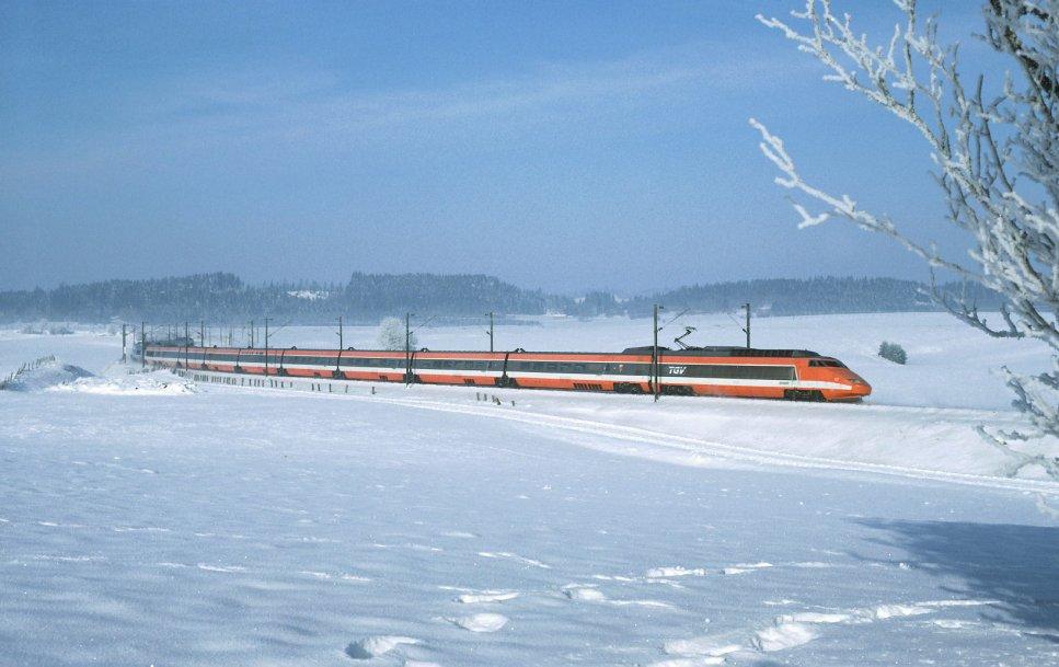 PROVOZ 10/2011 doucnost. V současnosti je motorový vůz TGV002 vystaven u dálnice A36 u Belfortu (zde v dílnách Alstomu prototyp vznikl) a motorový vůz TGV001 u dálnice A4 u Bischheimu.