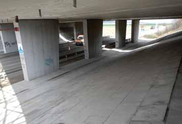 PORUCHY BETONOVÝCH KONSTRUKCÍ FAILED CONCRETE Separace povlakových a reprofilačních vrstev systémů oprav od betonových povrchů Obr.