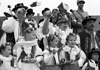 českých vlajek na jednom místě, a tím se zapsat do České knihy rekordů.