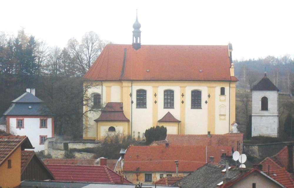 nádherný areál rokokového zámku z druhé poloviny 18. století.