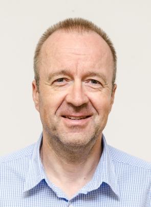 Daniel Kůta ekonom, 51 let Bohatství obce netkví ve vytváření zisků, její bohatství spočívá v úspěšné snaze a realizaci uspokojování potřeb všech jejích