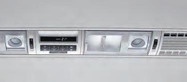 34 35 Multivan Comfortline 7 sedadel sériově 01 Na sedadlech potažených potahovou látkou Pandu v tita nově černé barvě nebo v šedé Moonrock najde místo až sedm cestujících.