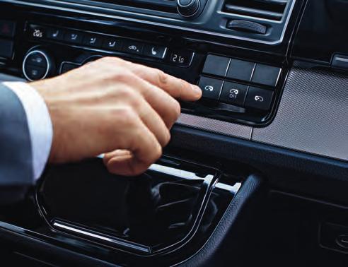 40 41 Multivan Highline Dokonalá volba pro ty, kteří hledají něco výjimečného. Multivan Highline. Ideální automobil pro ty, kteří od velkoprostorové limuzíny očekávají pouze to nejlepší.