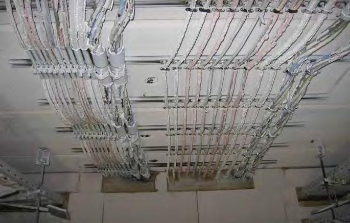 Obrázek 9 Kabelové trasy po zkoušce pro stanovení třídy funkčnosti dle ZP 27/2008 Obrázek 10 Kabelové