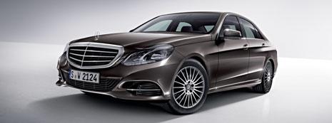 Linie výbav. Linie ELEGANCE. Linie výbav ELEGANCE v příplatkové výbavě zdůrazňuje dynamickou stránku limuzíny třídy E.
