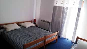 Ubytování: zrekonstruované dvoulůžkové pokoje s možností 1 přistýlky, všechny mají balkon, koupelnu, ledničku nebo miniledničku na pokoji, Wi-Fi a SAT TV zdarma, výměna ručníků 2x za týdenní pobyt,