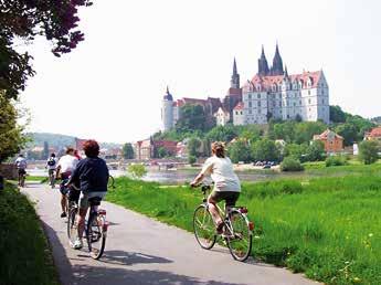 Odjezdová místa: Praha, Písek, Tábor, České Budějovice, Český Krumlov. Ubytování: dvoulůžkové pokoje se sprchou/wc, TV/SAT. Stravování: polopenze. termín: 15. 8. 18. 8. 19CA138 1.