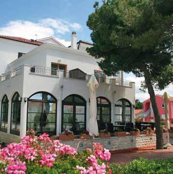 Vodice Chorvatsko HOTEL NIKOLA *** VE SPOLUPRÁCI S CK ANDANTE Dítě do 3 let bez nároku na lůžko zdarma!