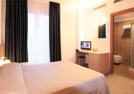 Lido di Jesolo Itálie HOTEL EDEN **** HOTEL BRIONI MARE **** Sleva 5 % z ceny ubytování při uhrazení zájezdu do 31. 3. 2019 Sleva 5 % z ceny ubytování při uhrazení zájezdu do 31. 3. 2019 Poloha: v centrální části Lido di Jesola, u Piazza Mazzini, 100 m od pláže.
