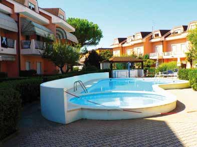 Lido di Jesolo apartmány Itálie LA POSTA DE CONTI Poloha: v centrální části Lido di Jesola, mezi Piazza Brescia a Piazza Trieste. Pláž: písečná, 400 m od apartmánů.