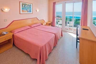 Udělejte si denní výlet do Barcelony, kam se za hodinu dostanete pohodlně vlakem. Hotel nabízí i velmi oblíbenou službu ALL INCLUSIVE TOP. Poloha: vzdálenost od moře 50 m, vzdálenost od centra 150 m.