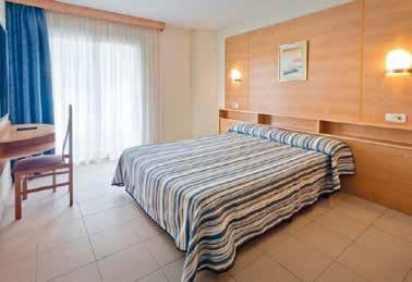 Hotel je na promenádě, a tak se nabízí možnost pěkných procházek. Nechte se unášet ruchem pobřežní promenády plné zajímavých obchůdků, restaurací, barů a jiných zajímavostí.