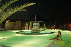THERME EINS Termální lázně, večerní koupání 11 bazénů (6 venkovních a 5 vnitřních) s teplotou vody 28 42 C TRASA 1 19PO28 TRASA 2 19PO128 s odjezdem z Č.