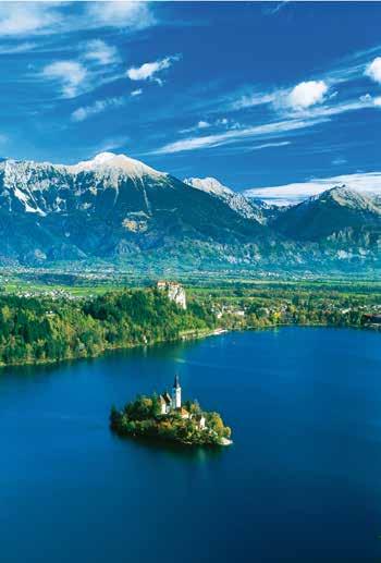 den: Odjezd v brzkých ranních hodinách. Příjezd do Slovinska. Velký okruh Julskými Alpami nejkrásnější horská panoramata, Kranjska Gora horské středisko. Odjezd na ubytování, nocleh. 2.