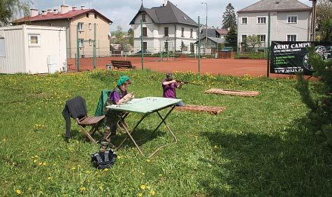 Pro nepřízeň počasí v čase přípravy se akce uskutečnila z velké části ve vnitřních prostorách Klubu Na Střelnici, nicméně část spolků (VMK mobilní výstava, SDH Králíky,