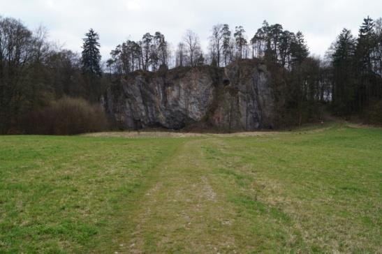 nerovná.