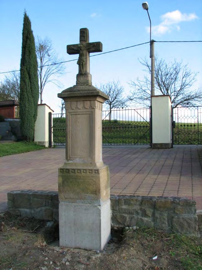 Kříž na hrbitově je jediným jeho zachovalým dílem na Pozlovicku a díky identifikaci PhDr. Aleše Nanáka, iniciativě P.