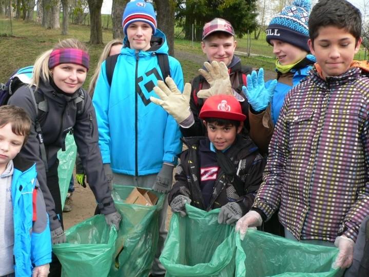 Celková návštěvnost v roce 2016 programů pro veřejnost Středisko Návštěvnost IS a SEV Kašperské Hory 3002 IS Alžbětín 91 IS Kvilda 627 IS Rokyta 78 IS Stožec 399 IS Svinná Lada 62 Kancelář ředitele