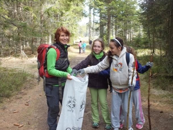 ochránců přírody v rámci celorepublikové akce Ukliďme svět! Ukliďme Česko! (Clean Up the World!) z organizovala jarní akci s názvem Ukliďme svět Ukliďme Šumavu.
