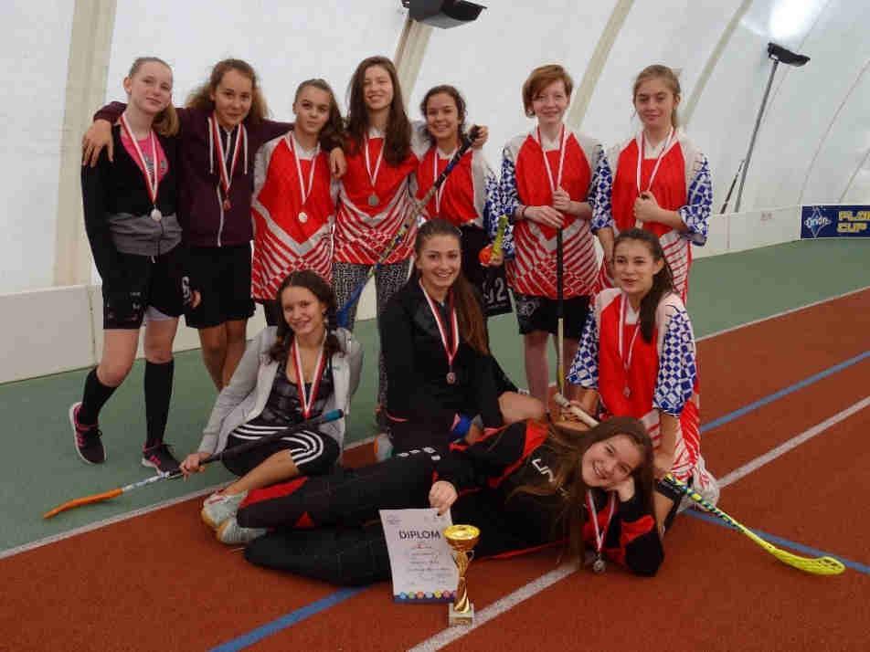 Reprezentovaly nás: Eliška Hladíková, Kateřina Kahabková, Romana Vanešová 8.A, Elen Hiráková, Natálie Dvořáková, Kateřina Haratová 8.
