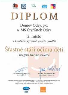 Senioři s dětmi společnými silami vytvořili nádherná díla portréty a otisky svých rukou - která jste mohli shlédnout v zářijovém vydání zpravodaje.