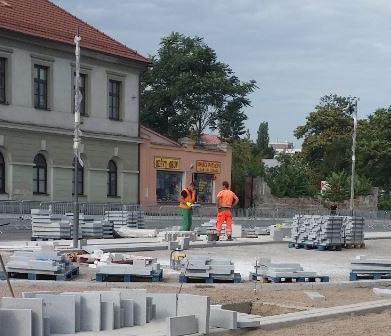 regionální a městské autobusové dopravy a železniční dopravy.