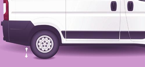 Pomoc při nakládání 96 Pneumatické odpružení Ruční korekce prahu nákladového prostoru Je-li Vaše vozidlo vybaveno pneumatickým odpružením, máte možnost upravovat výšku prahu nákladového prostoru ke
