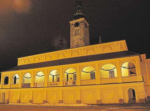 4 2. února 2018 Olomoucko a Prostějovsko Světelný smog nás dusí Špatná světla způsobují nemoci lidí ismrt zvířat. Nejlepší jsou sodíkové výbojky, říká vedoucí prostějovské hvězdárny Karel Trutnovský.