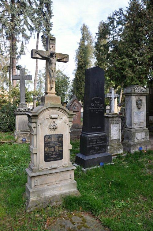 Josefov vojenský Identifikační údaje Lokalita Josefov vojenský Obec Jaroměř Okres Náchod Kraj Královéhradecký kraj Katastrální území Rasošky, kód: 739413 GPS souřadnice 50 19' 49.4'' 15 54' 23.