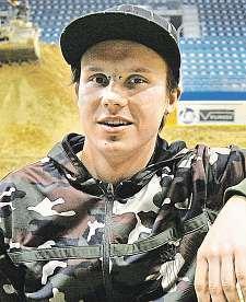 32 20. října 2017 Boleslavsko anymbursko Drábka přivedlakhokeji sestra Václav Drábek má za sebou zajímavou kariéru. Hokej si zahrál i vlondýně. Nyní se rozhodl, že si střihne angažmá vkrajské lize.