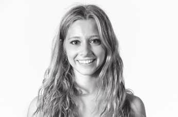 Chloe Eva Piozzi taneční vzdělání získala na Hamburg Ballett Schule Johna Neumeiera v Německu, od sezóny 2015/2016 nastoupila do Ostravy jako stálý