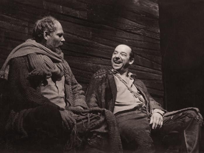 (zr) Návrh scény Františka Tröstera k operní inscenaci BOUŘE z roku 1947 Foto archiv NDM 60 let od rekonstrukce Divadla Zdeňka Nejedlého Divadlo Antonína Dvořáka bylo první ostravskou stálou