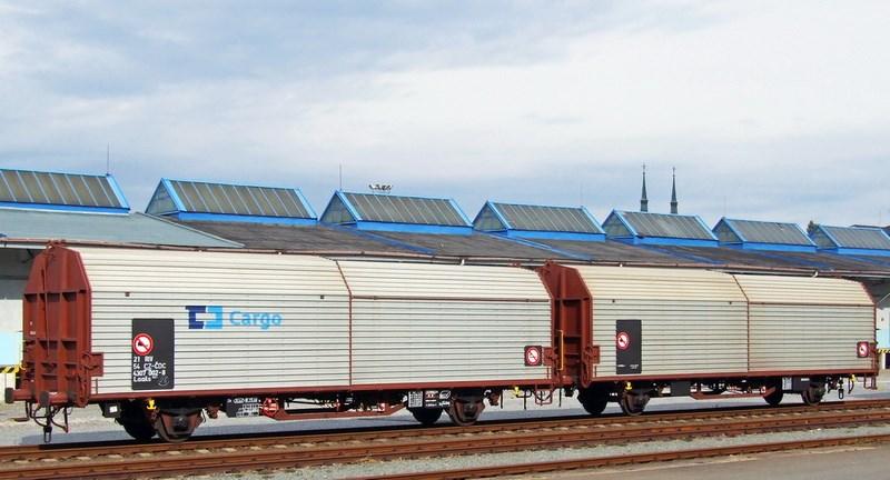 Kils / Laails Obr. 6 Vůz řady Laails Stručný popis vozu. Vůz řady Kils je krytý dvounápravový vůz s pohyblivými kryty a pevnými čelními stěnami.