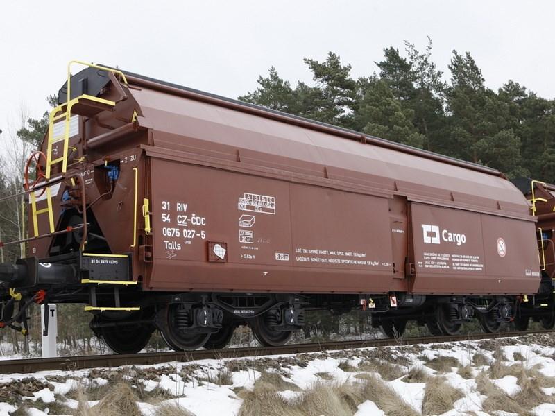 Talls Obr. 15 Vůz řady Talls Stručný popis vozu. Čtyřnápravový výsypný železniční nákladní vůz obr. 15 s otevírací střechou.