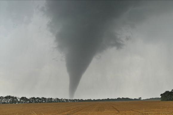 5. Supercell outbreak 2 - Bleskové povodně na Prostějovsku 10.7.2017 Po předešlém supercelárním outbreaku ze 7. července se rýsovala potencionálně zajímavá situace na pondělí 10.