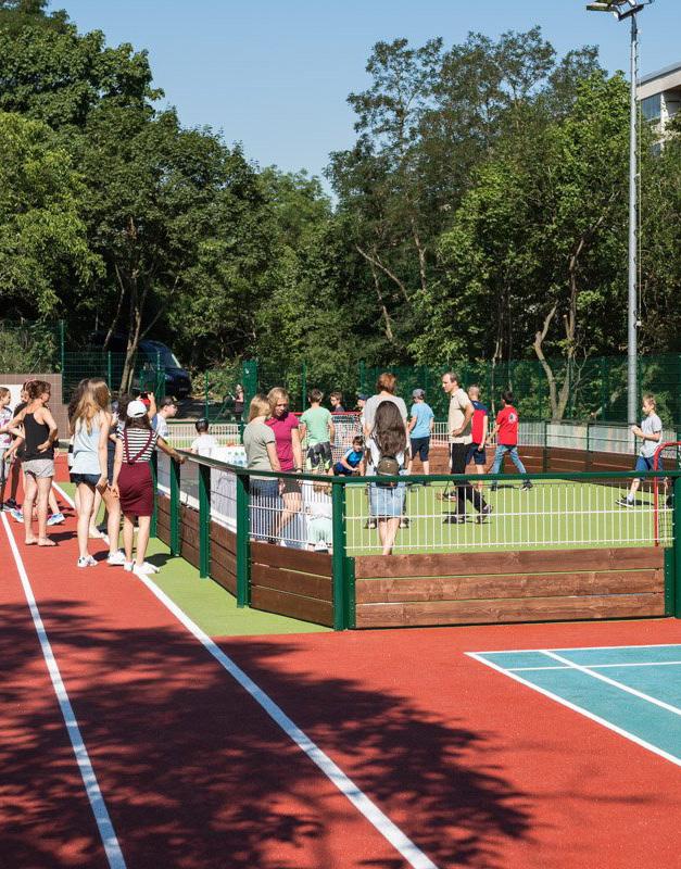 08 2018 BB Centrum Atletický stadion v BB Centru byl otevřen veřejnosti Přijďte si vyzkoušet nové sportoviště v areálu, kde si můžete zahrát florbal, badminton, zaběhat si, zaskákat a zacvičit.