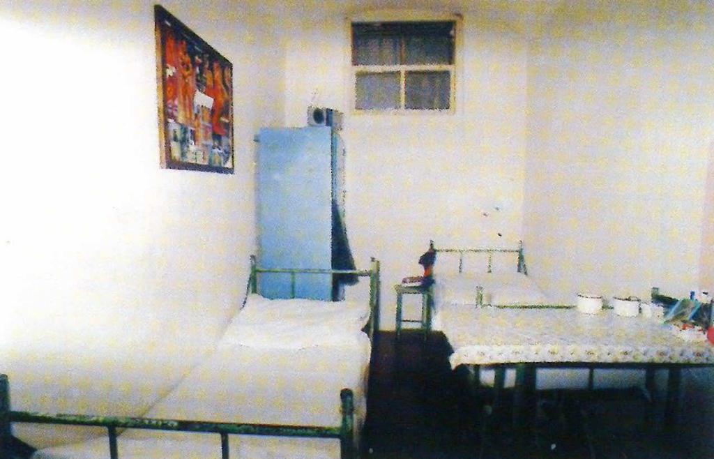 85 Cela pro obviněné (foto: Vazební věznice Praha Pankrác) Ložnice pro odsouzené (foto: