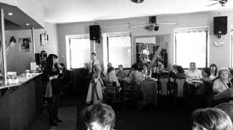 Pofiadatel: Státní zámek Velké Bfiezno Den Zemû - mimofiádn koncert v Taneãním sále pfii svíãkách (22. dubna 2015).
