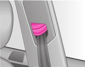 Bezpečnostní pásy 183 Pokračování Zasuňte jazýček jen do zámku bezpečnostního pásu, který přísluší k danému sedadlu. Pokud se tak nestane, omezí se ochranná funkce pásu a zvyšuje se riziko zranění.