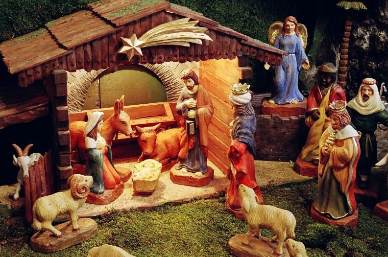 Trocha historie stavění betlémů Biblický příběh o narození chudého dítěte ve chlévě, o solidaritě nemajetných, spěchajících se svými dary ve snaze pomoci tomu potřebnějšímu než jsou oni sami, je