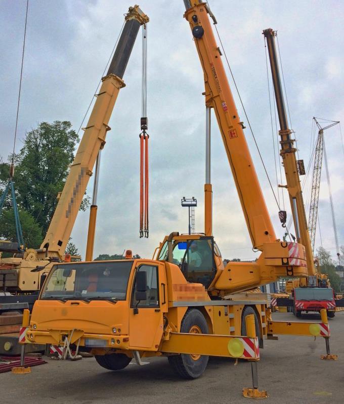 Kolize mobilního jeřábu s nákladním vozidlem K nehodě mobilního jeřábu Terex AC35L došlo v srpnu letošního roku na Slovensku.