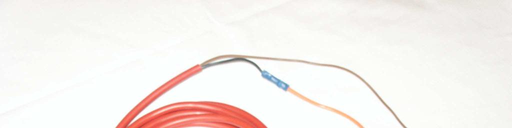 KVALITA PRO PROFESIONÁLY 7 5.5 Elektrická připojení Obr.: 5 Sériově dodávaný kabel připojte přímo do 3-pólové normo zásuvky v kabině. Druhý konec připojte k modulu.