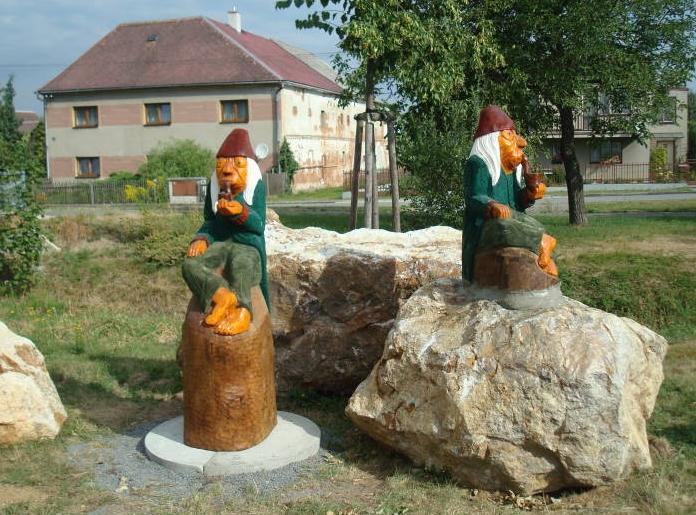 Paseka počet obyvatel k 31. 12. 2013: 1261 Rok 2013 se v obci dá zařadit mezi ty úspěšné. Byla ukončena a schválena Komplexní pozemková úprava katastru obce Paseka.
