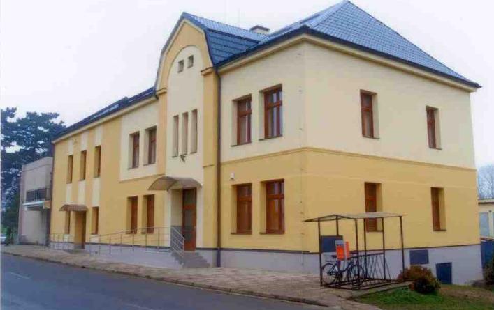 Při této akci byla vyměněna střecha obecního úřadu a kulturního domu, podlaha včetně parket, vzduchotechnika, nová el.