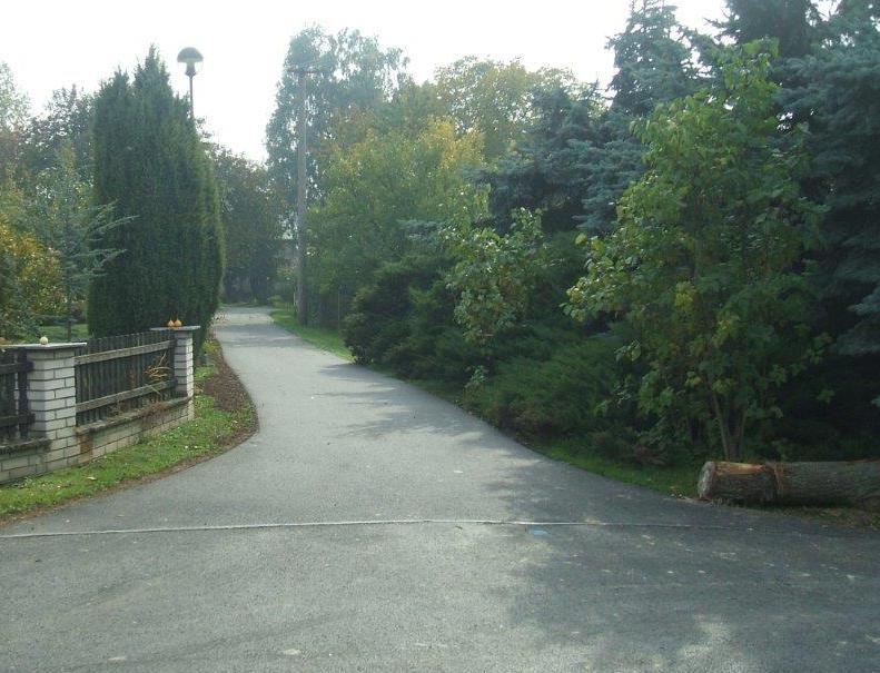 Želechovice počet obyvatel k 31. 12. 2013: 231 Obec se v roce 2013 zabývala možností odkanalizování obce a stavby vlastní ČOV.