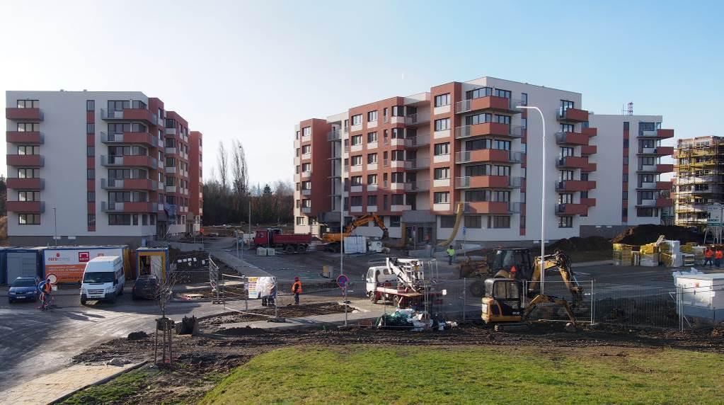V těsném sousedství tohoto 104 metrů vysokého objektu vzniká administrativní budova Main Point Pankrác, která bude dokončena v listopadu 2017.