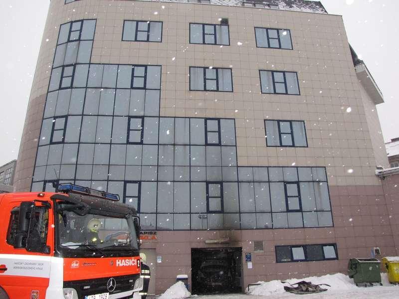 K výbuchu došlo v čase, kdy dochází k automatickému sepnutí hořáku plynového kotle pro zatopení v ústředním topení.