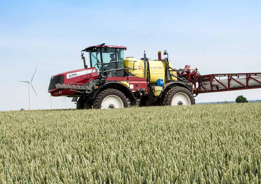 ALPHA evo Inteligentní postřikovač ALPHA evo 3500 / 4100 / 5100 ALPHA evo Ergonomie, výhled a optimalizace Větší počet dnů a nocí při provádění postřiků a vyšší pracovní rychlosti kladou vyšší