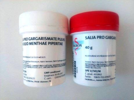 Salia pro gargarismate pulvis Synonymum: Salinické kloktadlo, 4Na+. Jedná se o prášek pro přípravu kloktadla, je to směs 4 sodných solí ve stejném poměru, někdy může obsahovat i mátovou silici.