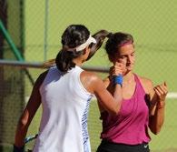 sponzorů, před finálovým zápasem diváci shlédli tenisovou exhibici ve složení Suková, Suk proti Mandlíková, Ulihrach podařilo se zajistit sponzorům i divákům příjemné zázemí s domácí přátelskou